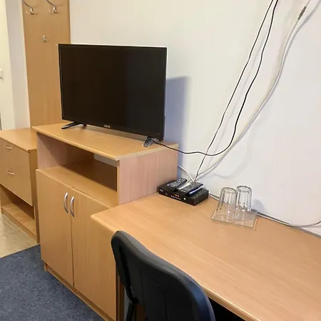 Гостевой дом Austrian Business Centrum Ufo Einsteinova 3*