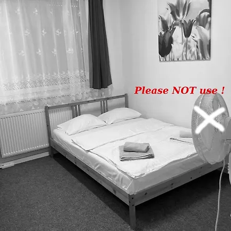 Austrian Business Centrum Ufo Einsteinova 招待所