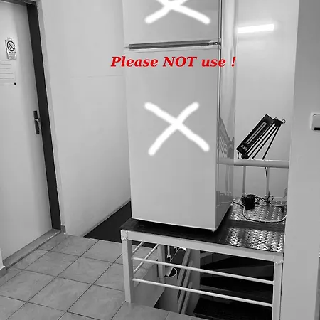 Πανσιόν Austrian Business Ufo Einsteinova 3*