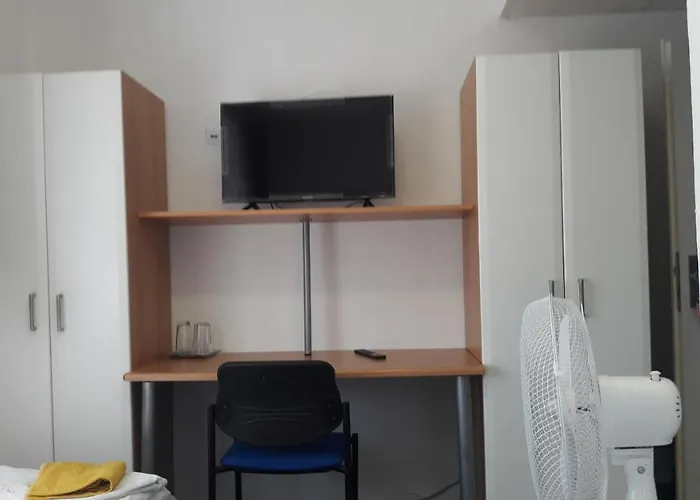 Austrian Business Centrum Ufo Einsteinova Vendégház 3*